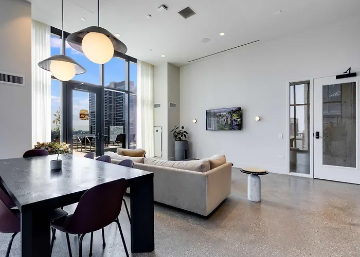 South Loop Rooftop With In And Out Parking 5 Chicago