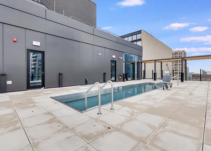 South Loop Rooftop With In And Out Parking 5 * Chicago